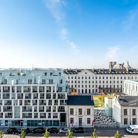 Le Nid De La Cathedrale
